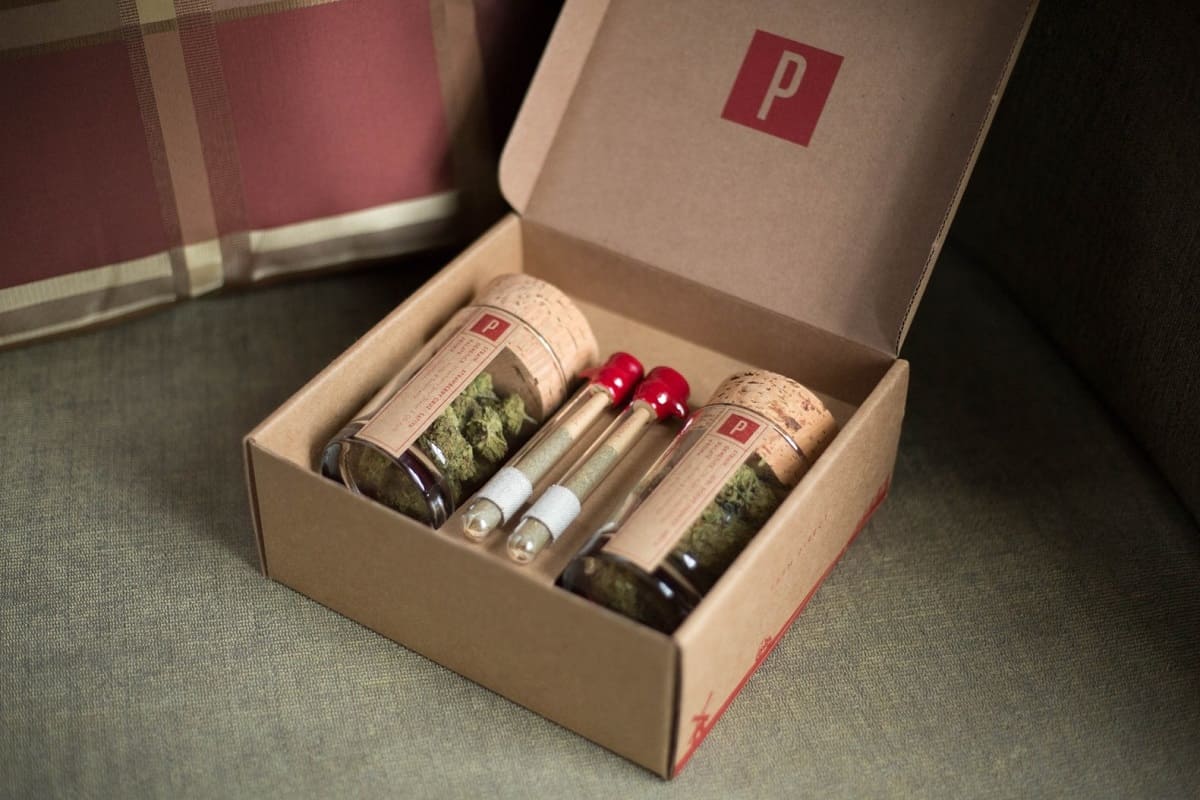 Discreet package for buds delivery with mail